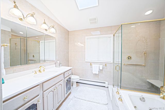 1524 N Monroe Avenue, West Islip, NY 11795