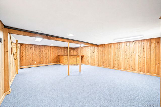 1524 N Monroe Avenue, West Islip, NY 11795