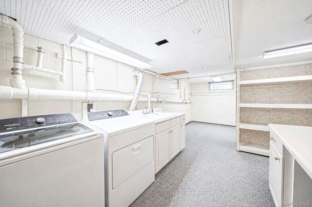 1524 N Monroe Avenue, West Islip, NY 11795