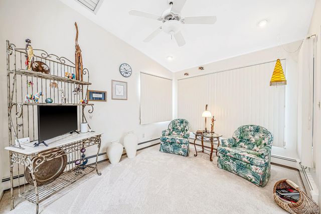 1524 N Monroe Avenue, West Islip, NY 11795