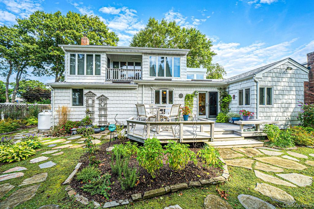 1524 N Monroe Avenue, West Islip, NY 11795 — photo 2