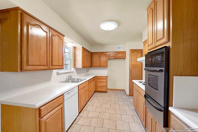 383 Nash Blvd, San Antonio, TX 78223