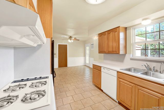 383 Nash Blvd, San Antonio, TX 78223