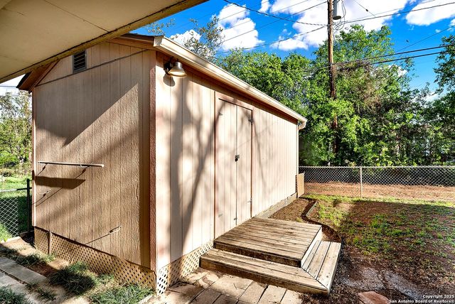 383 Nash Blvd, San Antonio, TX 78223