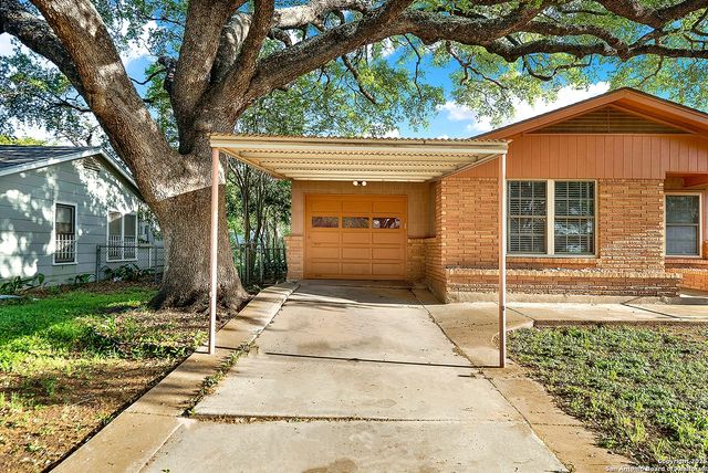 383 Nash Blvd, San Antonio, TX 78223