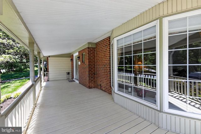 211 LOUIS DR, Exton, PA 19341