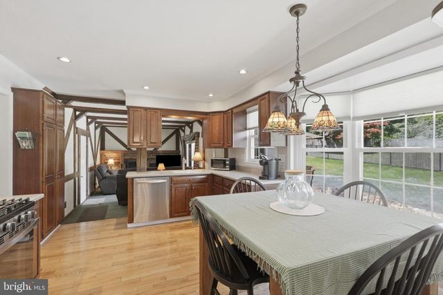 211 LOUIS DR, Exton, PA 19341