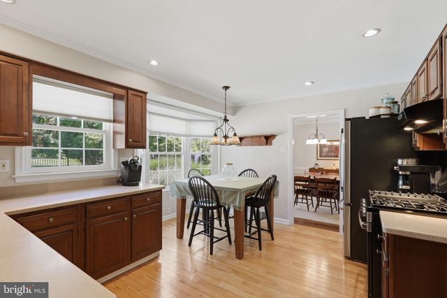 211 LOUIS DR, Exton, PA 19341