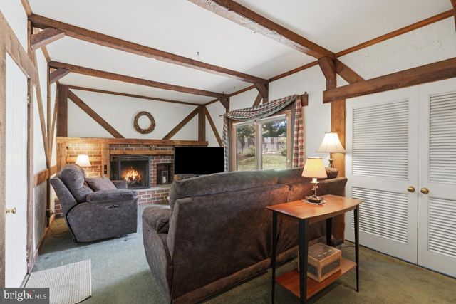 211 LOUIS DR, Exton, PA 19341