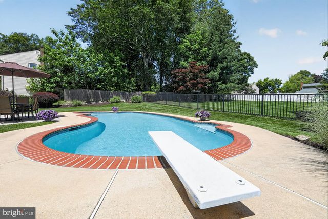 211 LOUIS DR, Exton, PA 19341