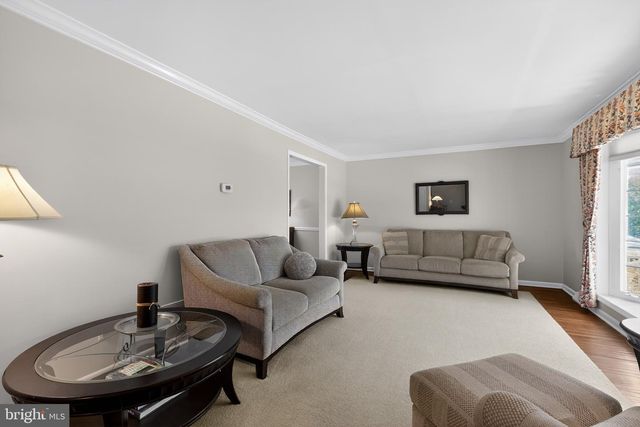 211 LOUIS DR, Exton, PA 19341