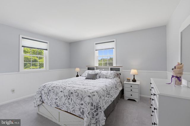 211 LOUIS DR, Exton, PA 19341