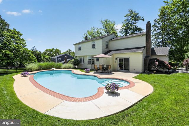 211 LOUIS DR, Exton, PA 19341