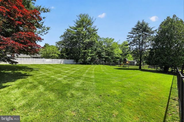 211 LOUIS DR, Exton, PA 19341