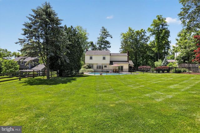 211 LOUIS DR, Exton, PA 19341