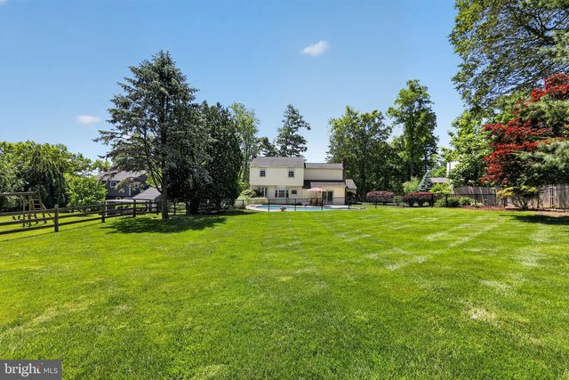 211 LOUIS DR, Exton, PA 19341