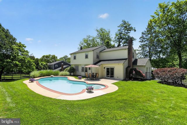 211 LOUIS DR, Exton, PA 19341