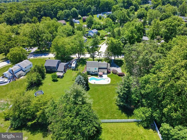 211 LOUIS DR, Exton, PA 19341