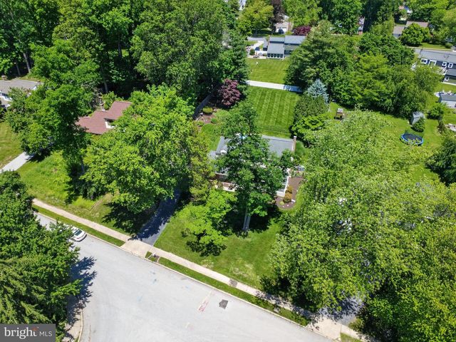 211 LOUIS DR, Exton, PA 19341