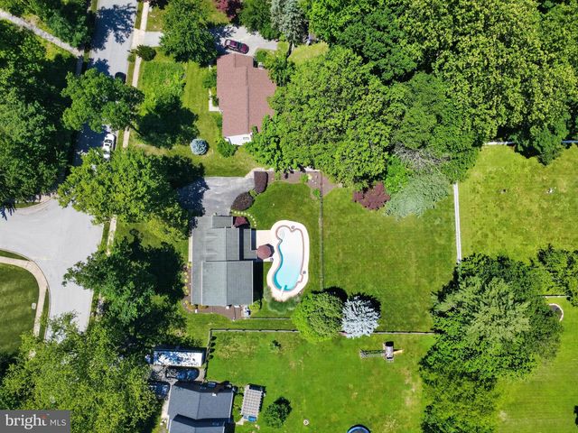 211 LOUIS DR, Exton, PA 19341