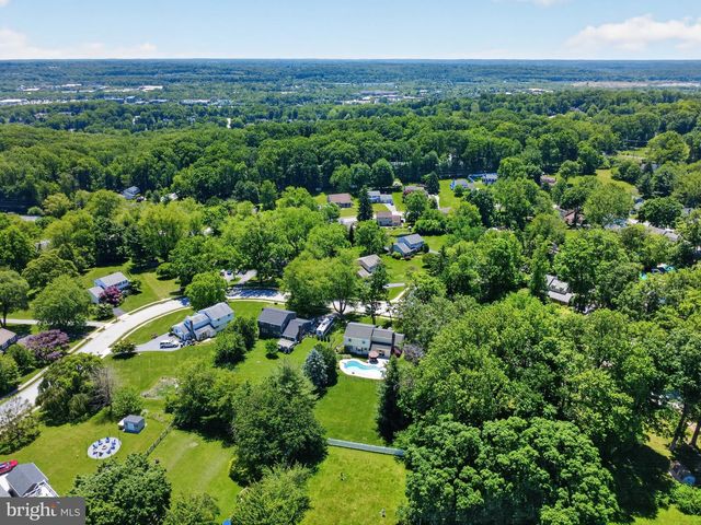 211 LOUIS DR, Exton, PA 19341