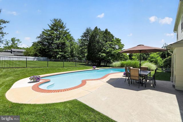 211 LOUIS DR, Exton, PA 19341