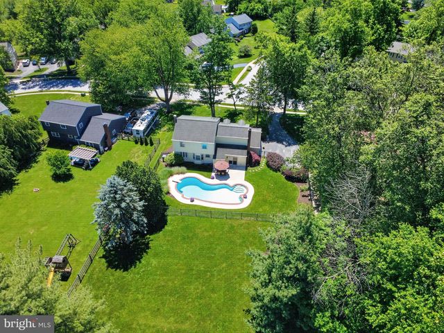 211 LOUIS DR, Exton, PA 19341