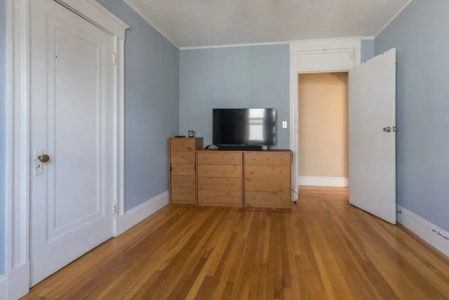 121 Johnson St 3L, Lynn, MA 01902