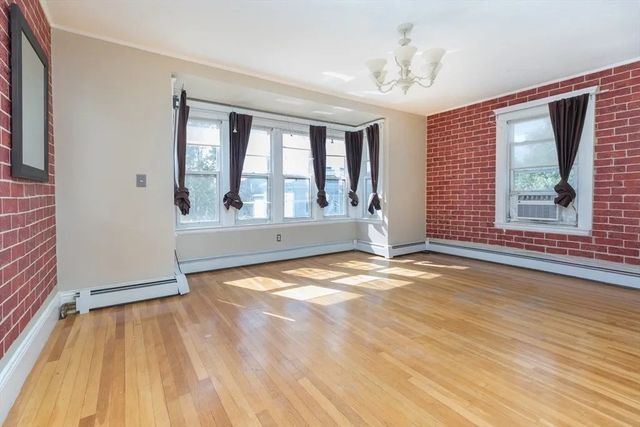 121 Johnson St 3L, Lynn, MA 01902