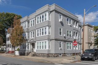 121 Johnson St 3L, Lynn, MA 01902