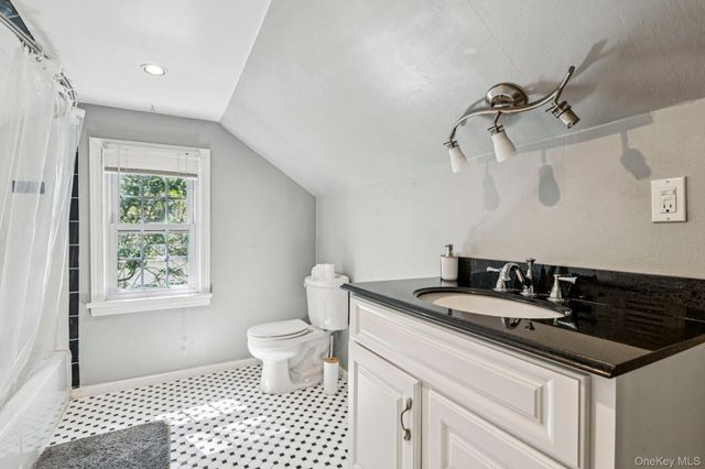 1 Prospect Drive N, Huntington, NY 11746