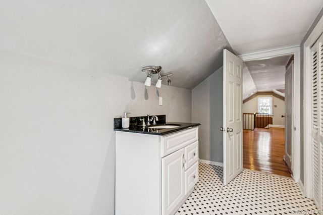 1 Prospect Drive N, Huntington, NY 11746