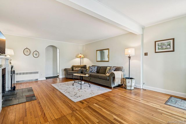 1 Prospect Drive N, Huntington, NY 11746
