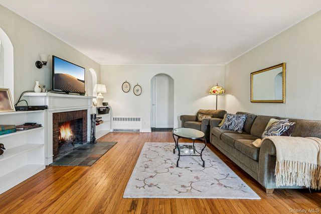 1 Prospect Drive N, Huntington, NY 11746