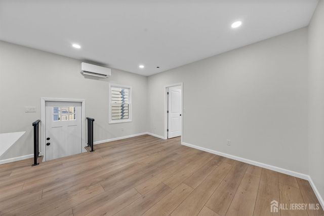 33 Obert Street, South River, NJ 08882