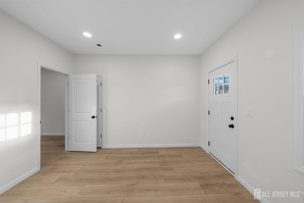 33 Obert Street, South River, NJ 08882