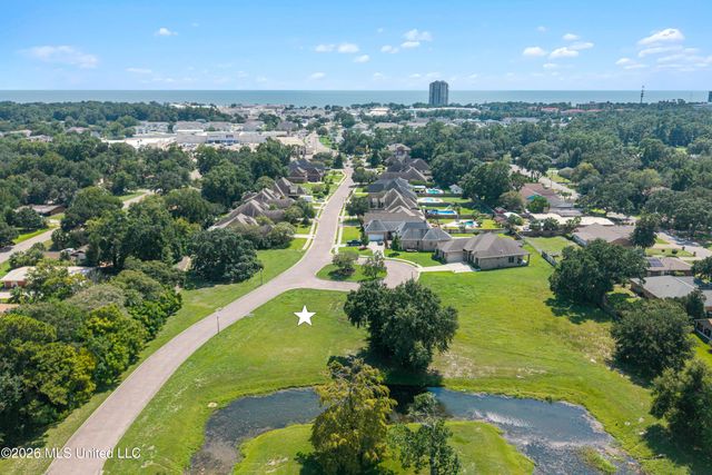 327 Goose Pointe Boulevard, Biloxi, MS 39531