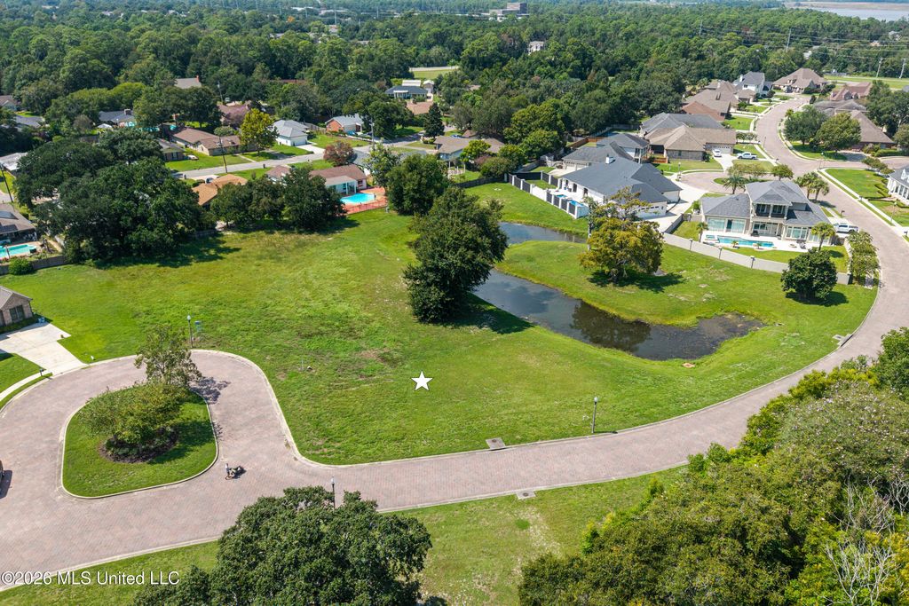 327 Goose Pointe Boulevard, Biloxi, MS 39531
