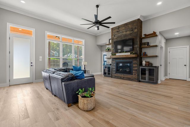 864 Belle Grove Loop, Benton, AR 72019