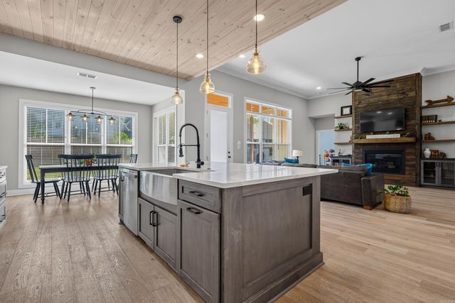 864 Belle Grove Loop, Benton, AR 72019
