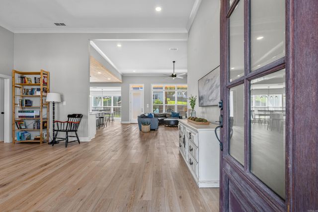 864 Belle Grove Loop, Benton, AR 72019