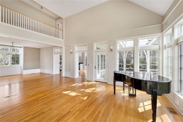 9 Ocean Lawn Lane, Newport, RI 02840