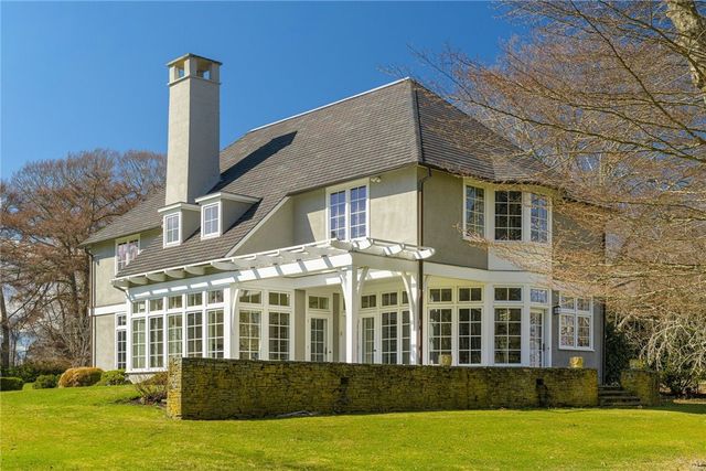 9 Ocean Lawn Lane, Newport, RI 02840