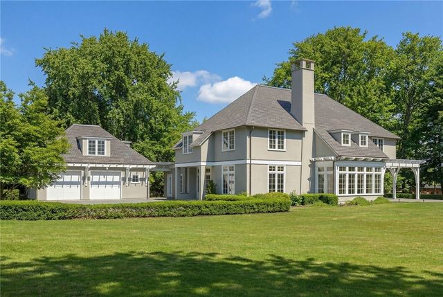 9 Ocean Lawn Lane, Newport, RI 02840