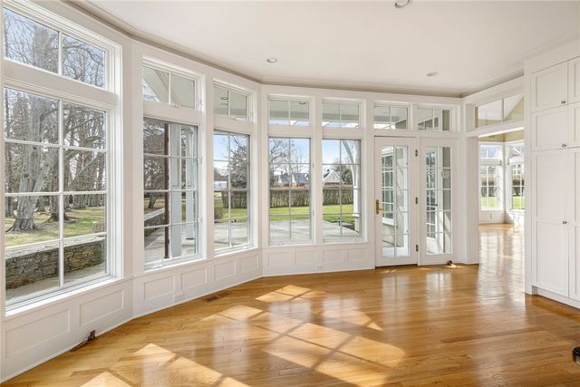 9 Ocean Lawn Lane, Newport, RI 02840