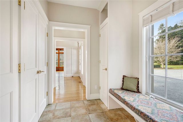 9 Ocean Lawn Lane, Newport, RI 02840