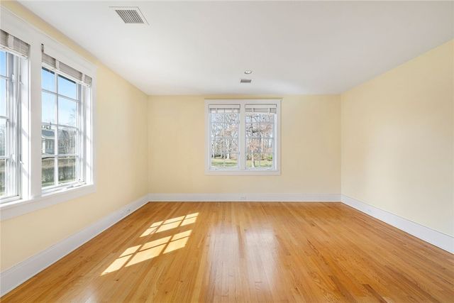 9 Ocean Lawn Lane, Newport, RI 02840