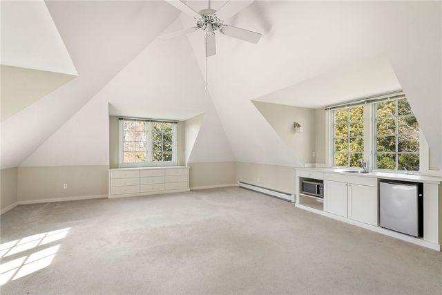 9 Ocean Lawn Lane, Newport, RI 02840