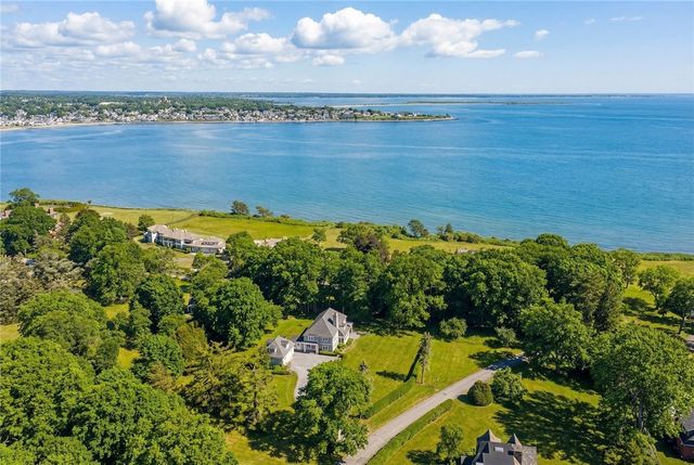 9 Ocean Lawn Lane, Newport, RI 02840