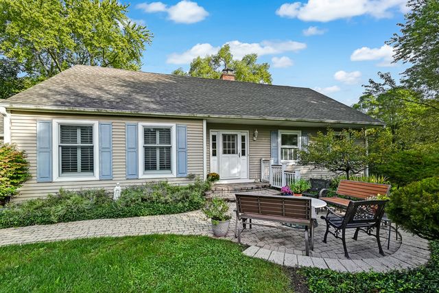 24462 N Kelsey Road, Barrington, IL 60010